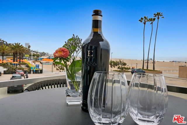 Image 14 of 50 For 270 Palisades Beach Road 203