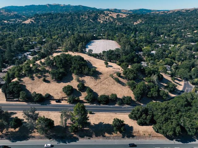3101 Old Tunnel Road, Lafayette CA: https://media.crmls.org/mediaz/cea5d298-a51a-46c6-b430-c53b62a139bf.jpg