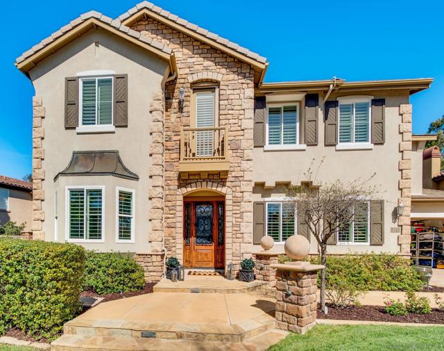 571 Lynwood Dr, Encinitas CA: https://media.crmls.org/mediaz/cea5f206-b428-4e0f-afc7-fd3e536bc654.jpg