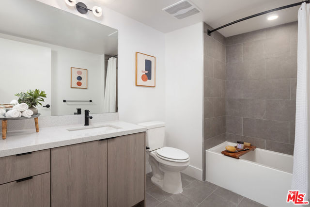 7617 Santa Monica Boulevard, West Hollywood CA: https://media.crmls.org/mediaz/cea641f5-6d44-4dce-b4d2-7ba1adaecd38.jpg