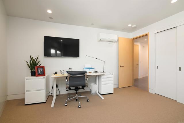 Detail Gallery Image 22 of 27 For 2110 Avenida De La Playa #C,  La Jolla,  CA 92037 - 3 Beds | 2/1 Baths