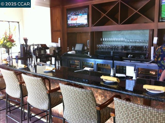 4033 Terra Granada Dr, Walnut Creek CA: https://media.crmls.org/mediaz/cea73d2a-2b86-4860-803b-25c6ee9ec1eb.jpg