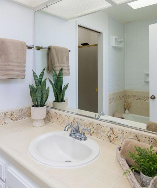 1901 Courtyard Drive, Capitola CA: https://media.crmls.org/mediaz/cea79f20-7e16-49e8-9c27-95b1c694274b.jpg