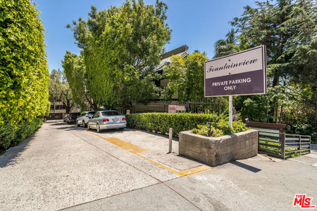 8455 Fountain Avenue, West Hollywood CA: https://media.crmls.org/mediaz/cea7c237-1d8a-449d-b148-1b304caf2929.jpg