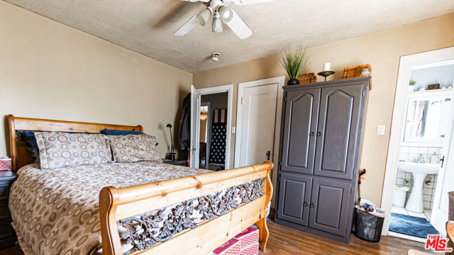 1277 S Orange Drive, Los Angeles CA: https://media.crmls.org/mediaz/cea86a9c-1834-4ecb-944e-be60c8ea230f.jpg