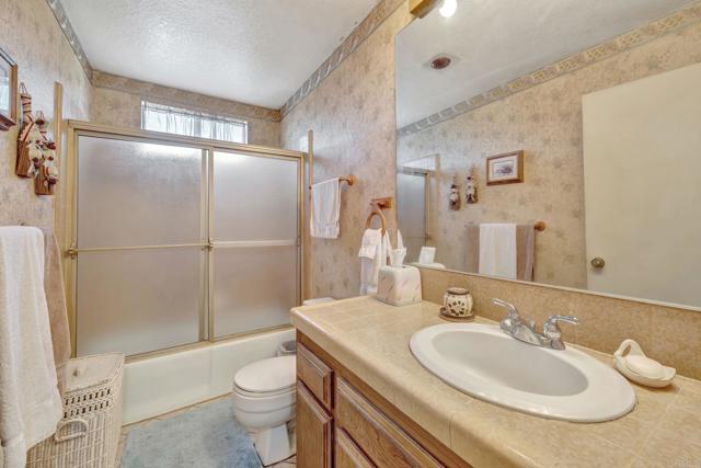 Detail Gallery Image 17 of 45 For 30136 Rolling Hills Dr, Valley Center,  CA 92082 - 3 Beds | 2 Baths