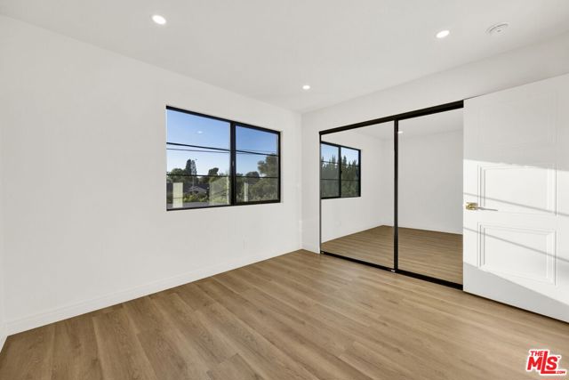8815 Sari Avenue photo 25