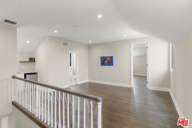 15515 Collina Strada, Los Angeles CA: https://media.crmls.org/mediaz/cea93481-57f0-426f-9d26-6454f4509d3d.jpg