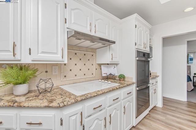 6767 Taffy Ct, Pleasanton CA: https://media.crmls.org/mediaz/cea94221-686d-4666-a4a8-0eeded15ec90.jpg