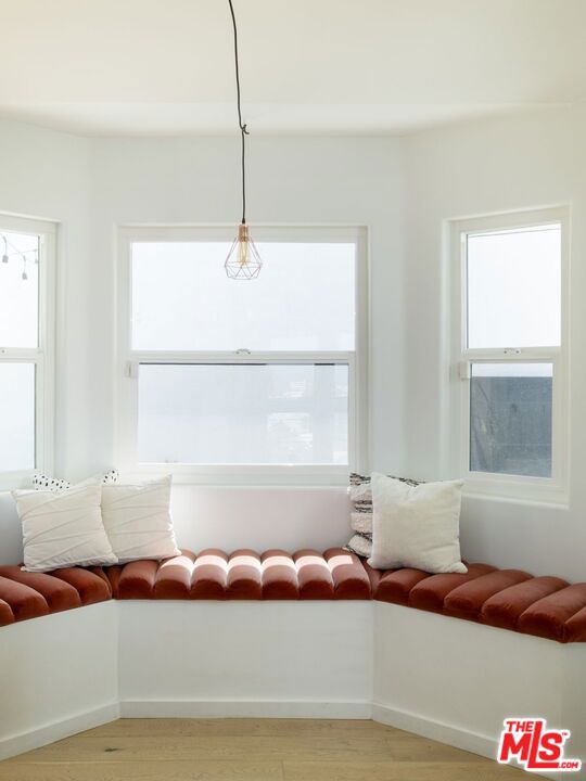 1320 Romulus Drive, Glendale CA: https://media.crmls.org/mediaz/cea96d3f-13e8-431e-94de-371360308e7b.jpg