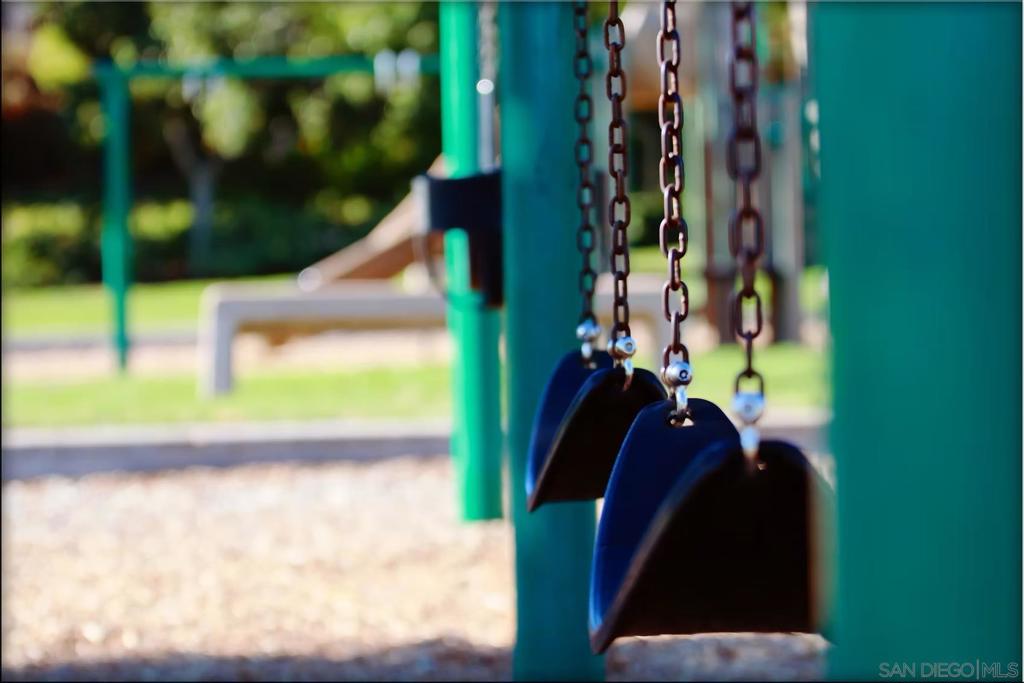 https://media.crmls.org/mediaz/ceaa6ab0-7a34-432f-a0f3-ea62153dc7ba.jpg?preset=X-Large