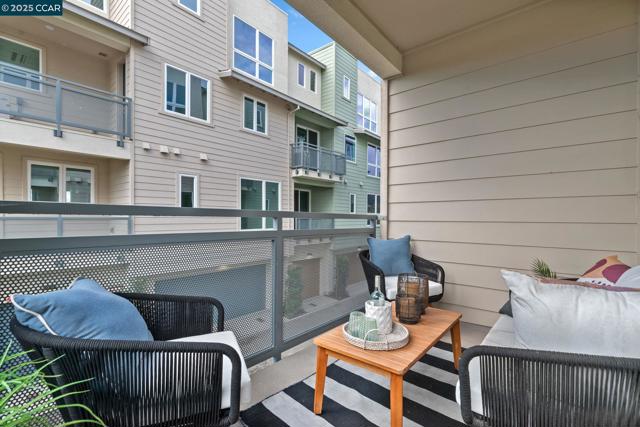 27276 Cosmo Ct, Hayward CA: https://media.crmls.org/mediaz/ceaad6c7-3643-4375-b51a-6df3460ffba1.jpg