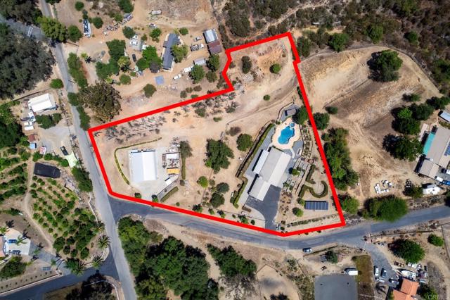 18822 Possum Pass, Valley Center CA: https://media.crmls.org/mediaz/ceaad971-a643-4a2f-a38a-6a417c30bf88.jpg