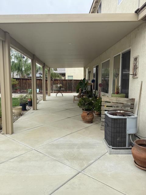 2760 Newcastle Way, San Jacinto CA: https://media.crmls.org/mediaz/ceaae21d-d841-405e-bef8-80f98f51c21f.jpg