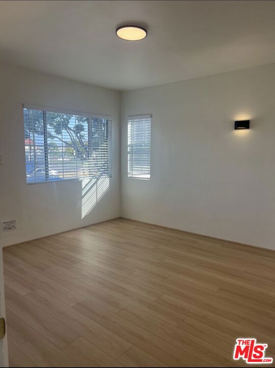2415 Arizona Avenue, Santa Monica CA: https://media.crmls.org/mediaz/ceab1b6a-b357-4ac7-b9da-fdd43122ab3f.jpg