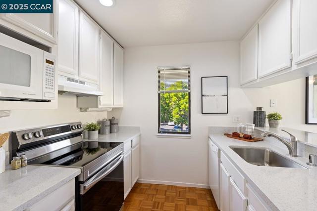 50 Mozden Ln, Pleasant Hill CA: https://media.crmls.org/mediaz/ceab2291-4b63-4f40-b76a-ed036a34dc50.jpg