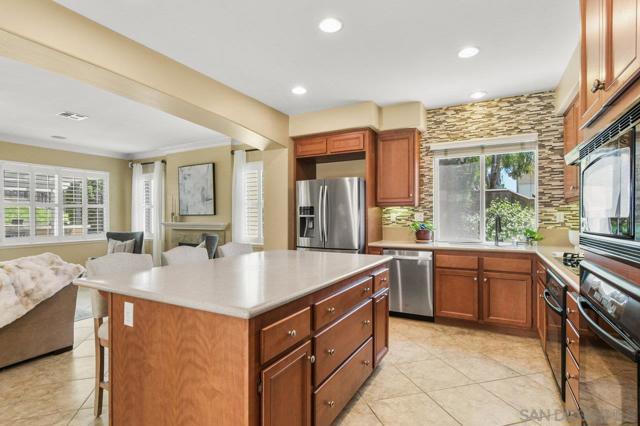 2423 Wishing Star Way, Chula Vista CA: https://media.crmls.org/mediaz/ceab39d2-cfb3-4934-8c93-9051b728c947.jpg
