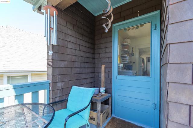318 Washington Avenue, Richmond CA: https://media.crmls.org/mediaz/ceabe0cb-dfc6-4db3-b5ee-cd596f6aeedf.jpg