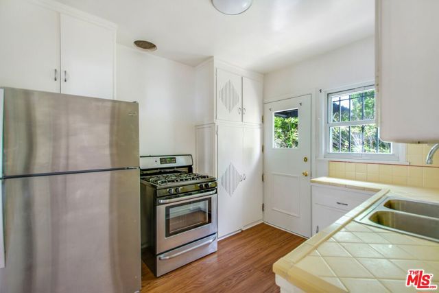 8419 Crenshaw Drive, Inglewood CA: https://media.crmls.org/mediaz/ceac2ad8-9d05-47c5-aeb6-b062905afd50.jpg