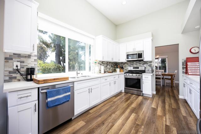 1857 Goldenrod Ln, Vista CA: https://media.crmls.org/mediaz/ceac9758-2f2d-4b6a-ba8c-86da5643fb13.jpg