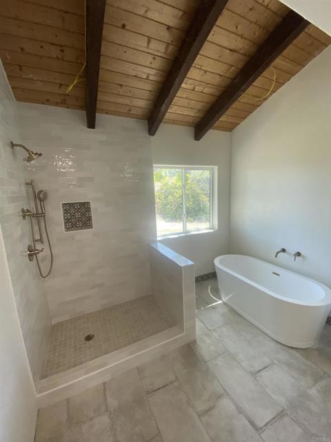 2918 Fairview Drive, Vista CA: https://media.crmls.org/mediaz/ceacc4f9-9824-4018-894b-e1ebf68f8303.jpg