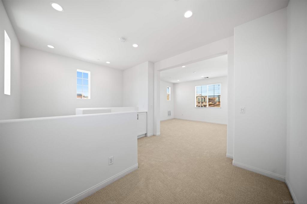 MLS #250027413SD img 32