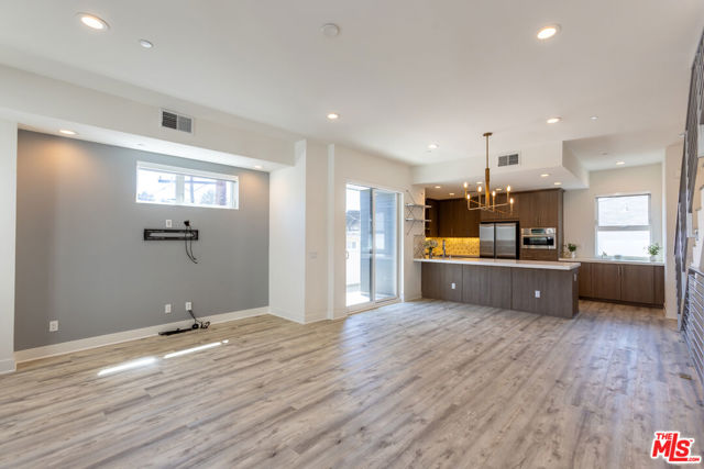 3309 Aria Lane, Los Angeles CA: https://media.crmls.org/mediaz/ceacfbc8-c0ae-4f9b-8ca8-fbab0f8e229d.jpg