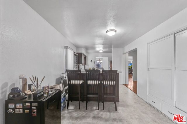 2463 Easy Avenue, Long Beach CA: https://media.crmls.org/mediaz/ceadd826-1a97-4649-b32f-7d3b5ce53a46.jpg