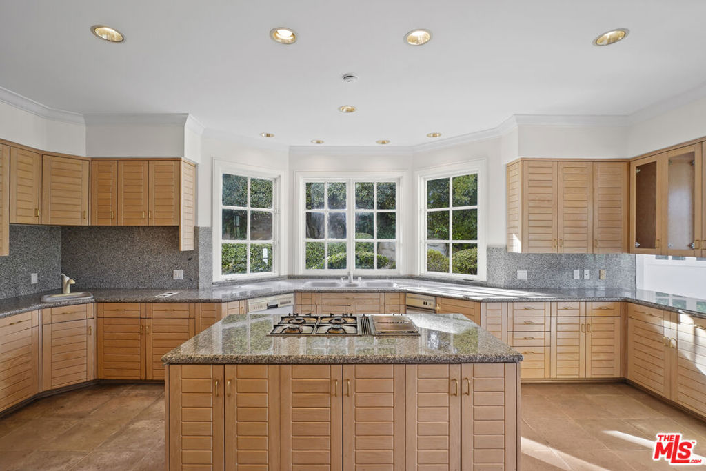 MLS #25602713 image #30