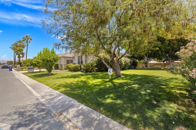 80149 Royal Birkdale Drive, Indio CA: https://media.crmls.org/mediaz/ceaf18ed-8ba2-4c0d-80a6-66f8e34605c8.jpg
