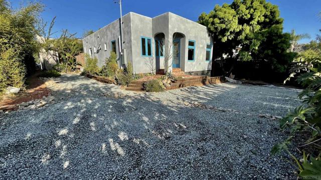 366 Palm Ave, Chula Vista CA: https://media.crmls.org/mediaz/ceaf8ba8-540c-4940-ad8b-28868e4453f4.jpg