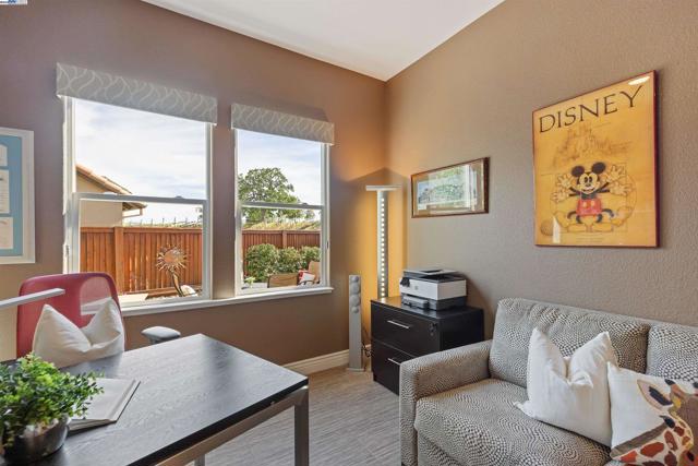 1835 Riesling Cir, Brentwood CA: https://media.crmls.org/mediaz/ceb04383-aa2e-4c27-89d5-832f9a619b78.jpg