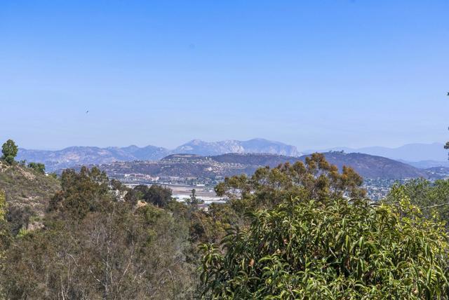 1958 Milford Place, El Cajon CA: https://media.crmls.org/mediaz/ceb06db9-137c-4c15-adb4-be93cd6de521.jpg