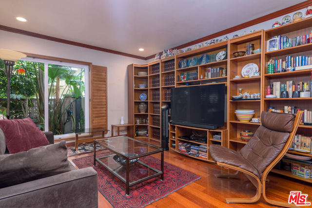 1901 Peyton Avenue, G photo 4