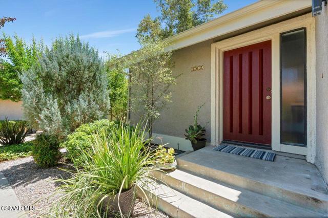 202 Estrellita Lane, Oak Park CA: https://media.crmls.org/mediaz/ceb19e73-b1c3-4344-a9fa-f9b086c62a69.jpg