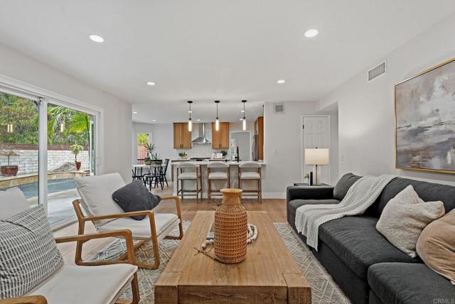 Detail Gallery Image 2 of 44 For 3442 Celinda Dr, Carlsbad,  CA 92008 - 5 Beds | 2/1 Baths