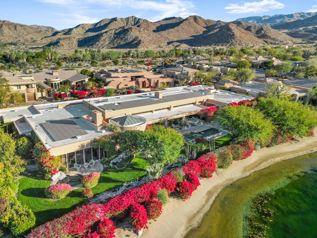 203 Kiva Drive, Palm Desert CA: https://media.crmls.org/mediaz/ceb21ad2-f87e-47e0-8786-7904384b2ed2.jpg