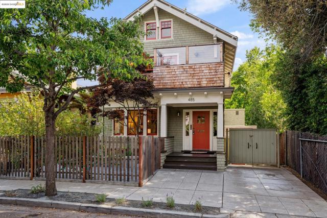 485 Hardy St, Oakland CA: https://media.crmls.org/mediaz/ceb283cc-adba-409e-97eb-7672632fe96f.jpg