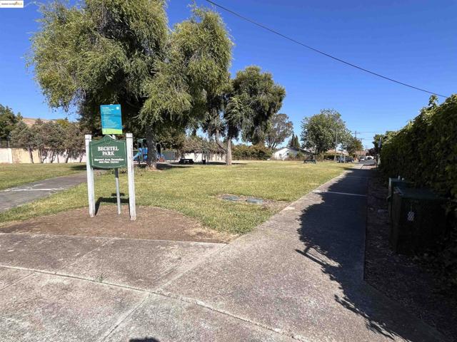 389 White Dr, Hayward CA: https://media.crmls.org/mediaz/ceb29dde-7124-451f-8749-8b177b07cea7.jpg