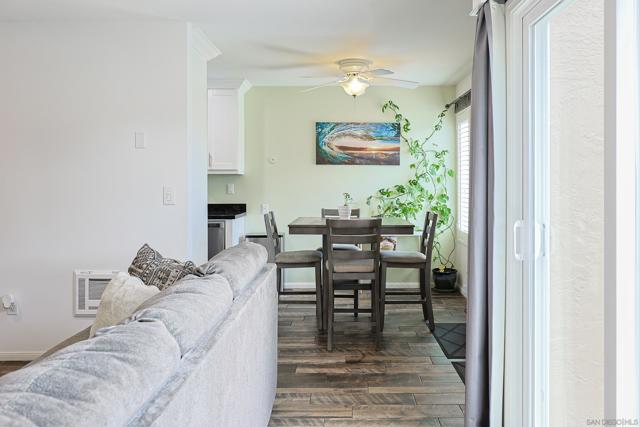 3454 Castle Glen Dr., San Diego CA: https://media.crmls.org/mediaz/ceb2ea04-c182-41d3-af60-501b9dc92367.jpg