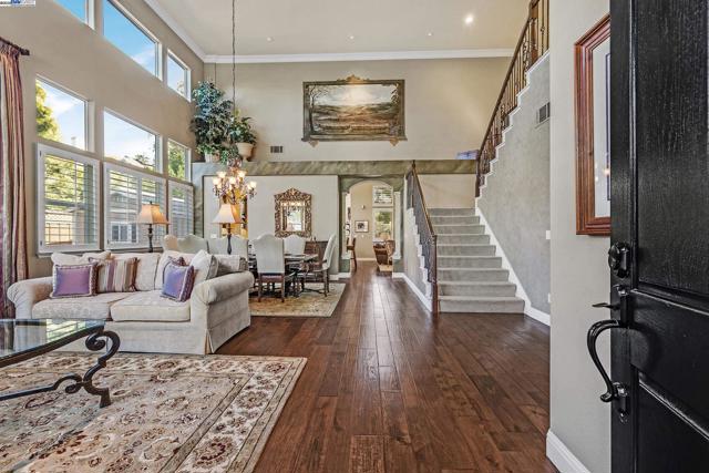 259 Alden Ln, Livermore CA: https://media.crmls.org/mediaz/ceb3477f-f228-47c1-9c51-35e8ea3786dd.jpg