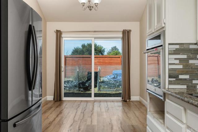 Detail Gallery Image 14 of 29 For 2067 Paseo De Anza, Vista,  CA 92084 - 3 Beds | 2 Baths