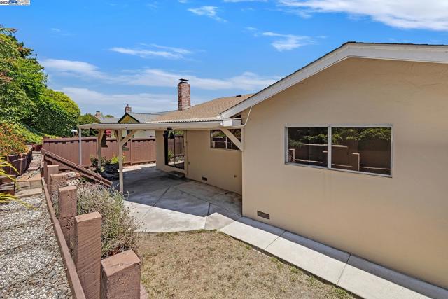 16651 Selby Dr, San Leandro CA: https://media.crmls.org/mediaz/ceb4f8a7-f6f6-4532-8ea2-f9c27b626b85.jpg