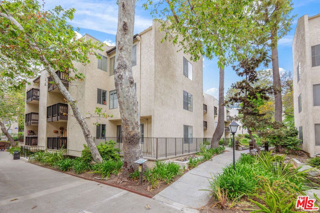 7105 Summertime Lane