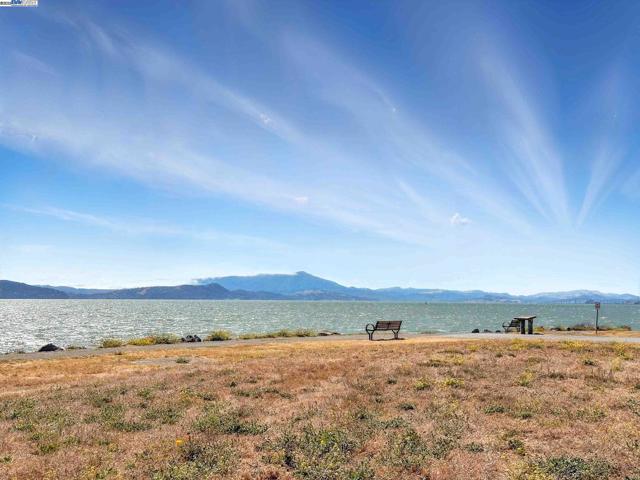 2238 7Th, Berkeley CA: https://media.crmls.org/mediaz/ceb60856-3799-48c9-8e71-d42e88206998.jpg