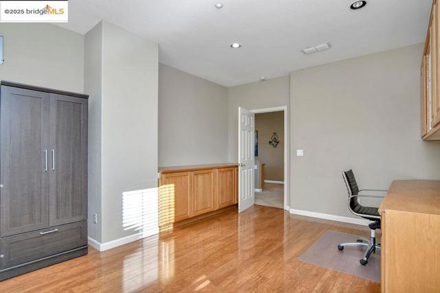 596 Toscanna Court, Brentwood CA: https://media.crmls.org/mediaz/ceb65680-aa25-46ef-ba4f-6020bacea62d.jpg