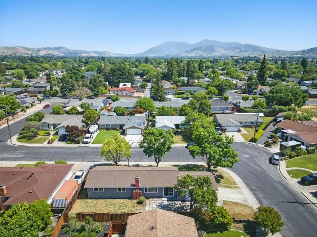 1693 Greentree Drive, Concord CA: https://media.crmls.org/mediaz/ceb71e20-8ba6-475c-8fbd-1dda7288dbe1.jpg