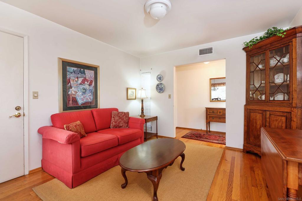 3152 Governor Drive - photo 9