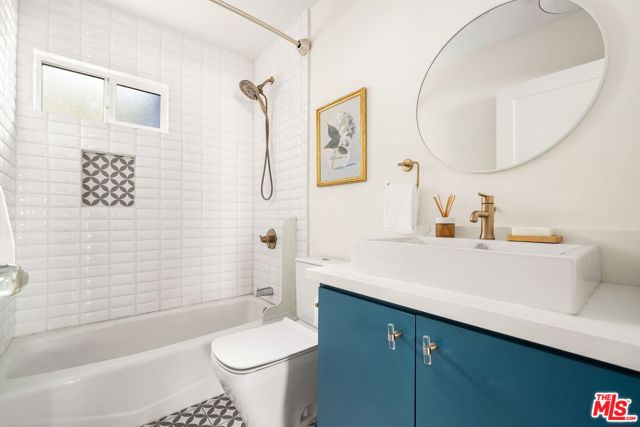 4940 Twining Street, Los Angeles CA: https://media.crmls.org/mediaz/ceb9a3cf-87b1-4ef5-9d13-e8a19d00064c.jpg