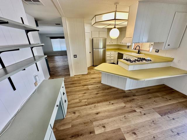 Detail Gallery Image 7 of 31 For 2130 Sunset Dr. #14,  Vista,  CA 92081 - 2 Beds | 2 Baths